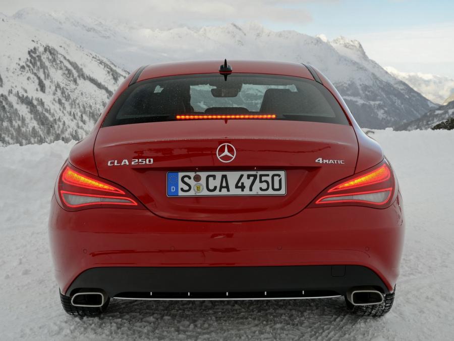  Mercedes-Benz CLA250 4Matic 2013 года  (фото 2 из 14)